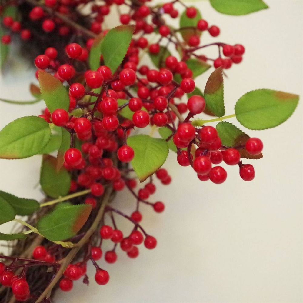 60cm (24 inches) Large Luxury Christmas Natural Look Red Berry Floristry Wreath