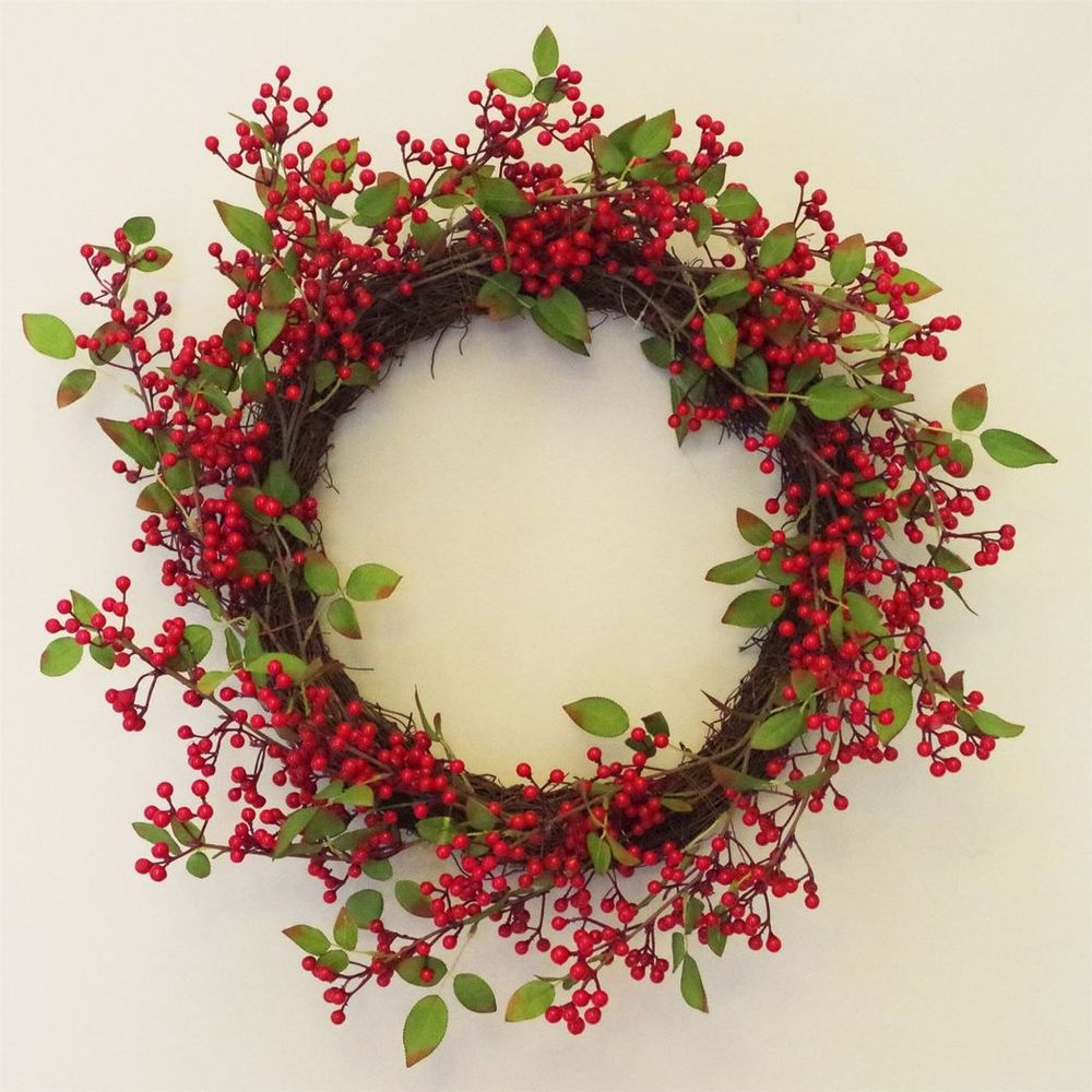 60cm (24 inches) Large Luxury Christmas Natural Look Red Berry Floristry Wreath