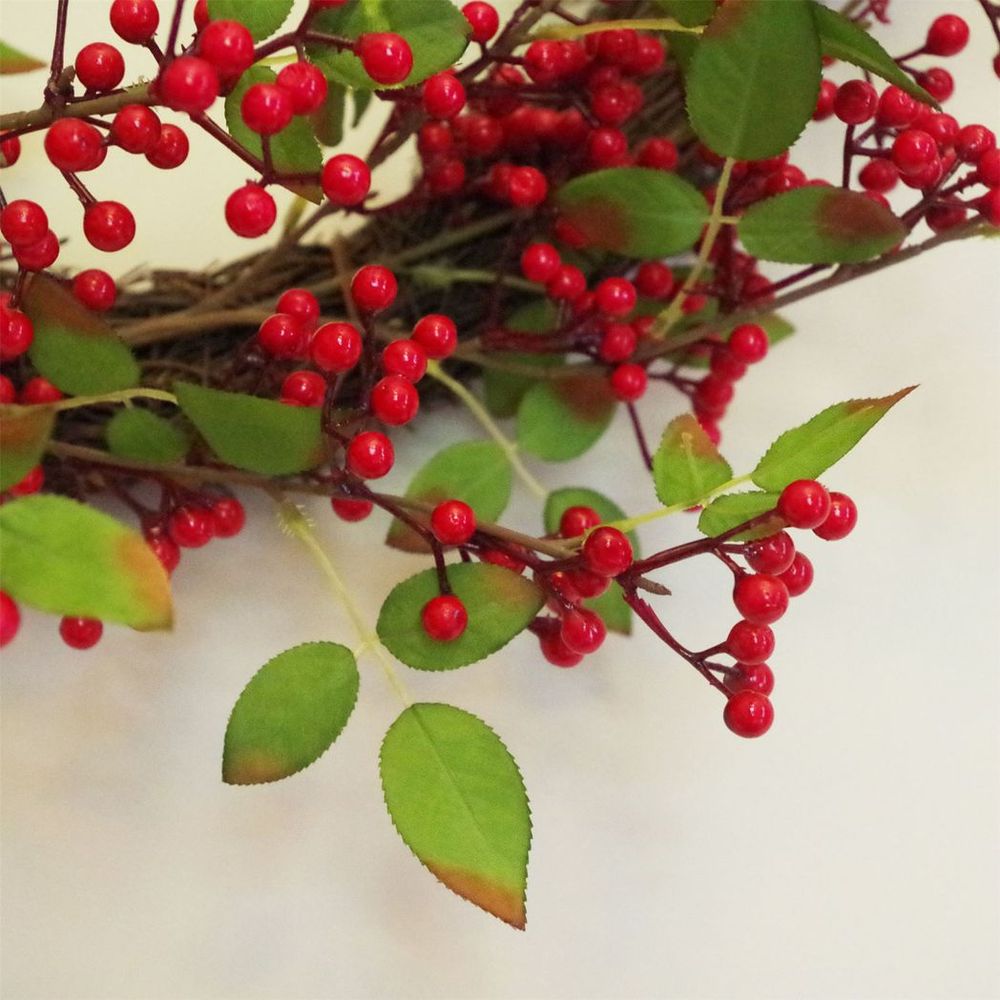 60cm (24 inches) Large Luxury Christmas Natural Look Red Berry Floristry Wreath