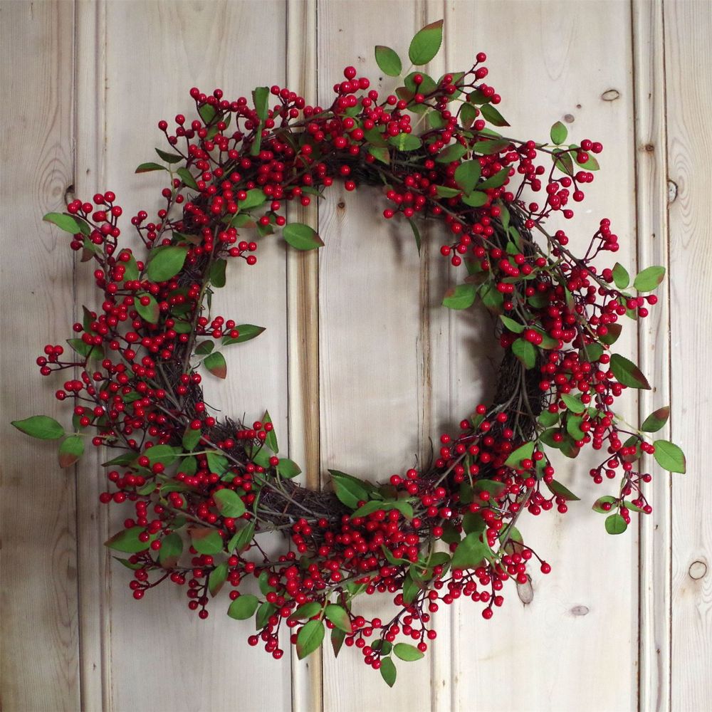 60cm (24 inches) Large Luxury Christmas Natural Look Red Berry Floristry Wreath