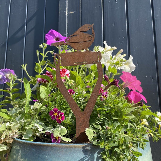 Robin On A Spade Handle Garden Rustic Decoration